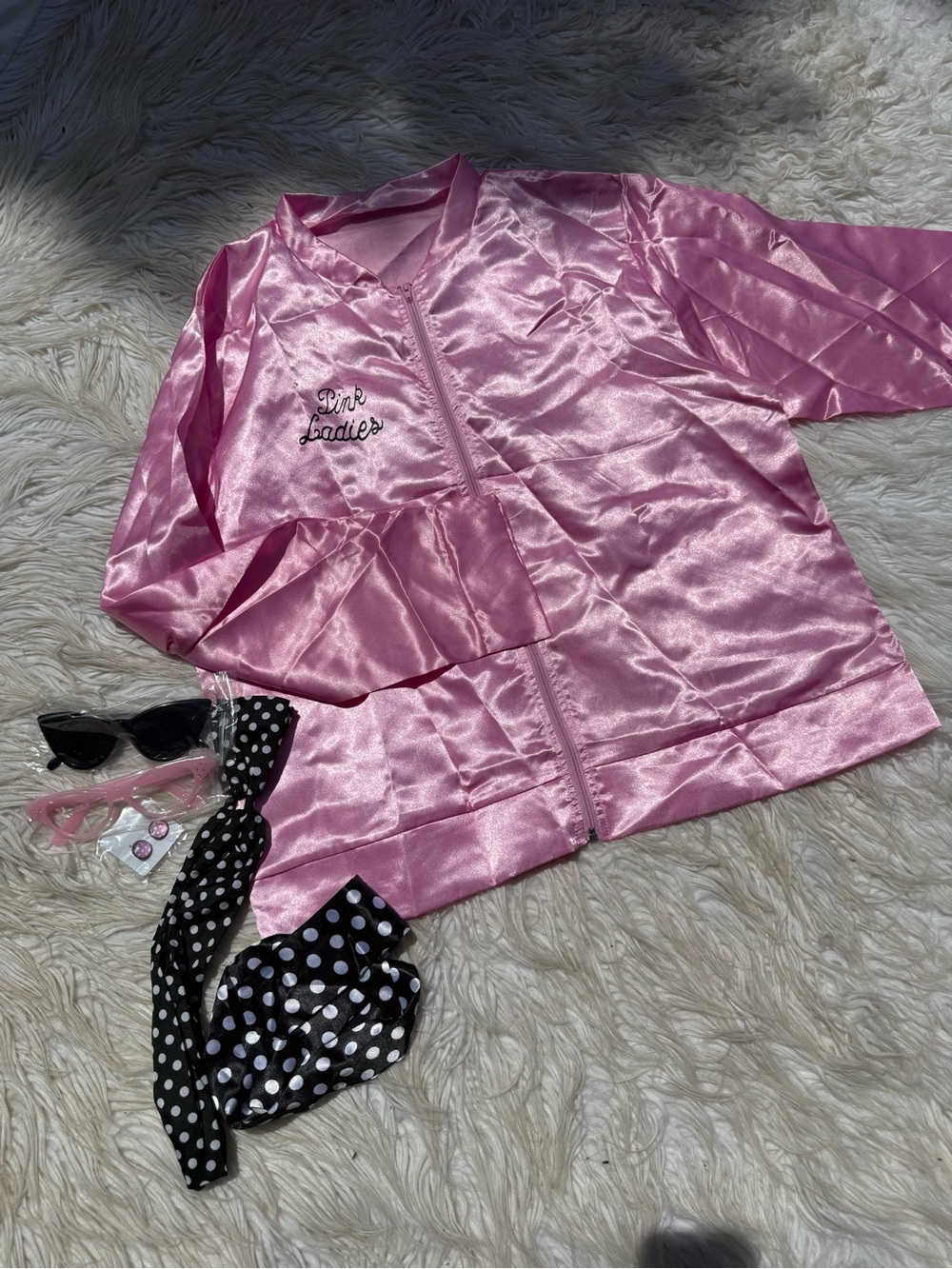 Women’s pink ladies costume (A5)